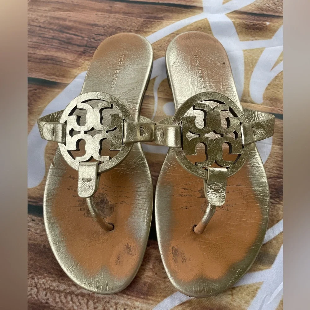 Tory Burch Gold Sandals Elegant Design